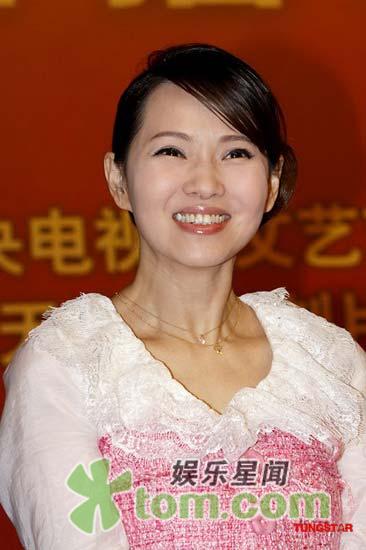 《大瓷商》演繹瓷業(yè)風(fēng)云 伊能靜夏雨共譜戀情